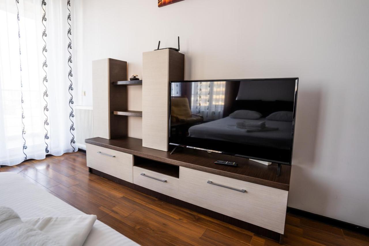 Summerland Relax Apartments Mamaia Exterior photo