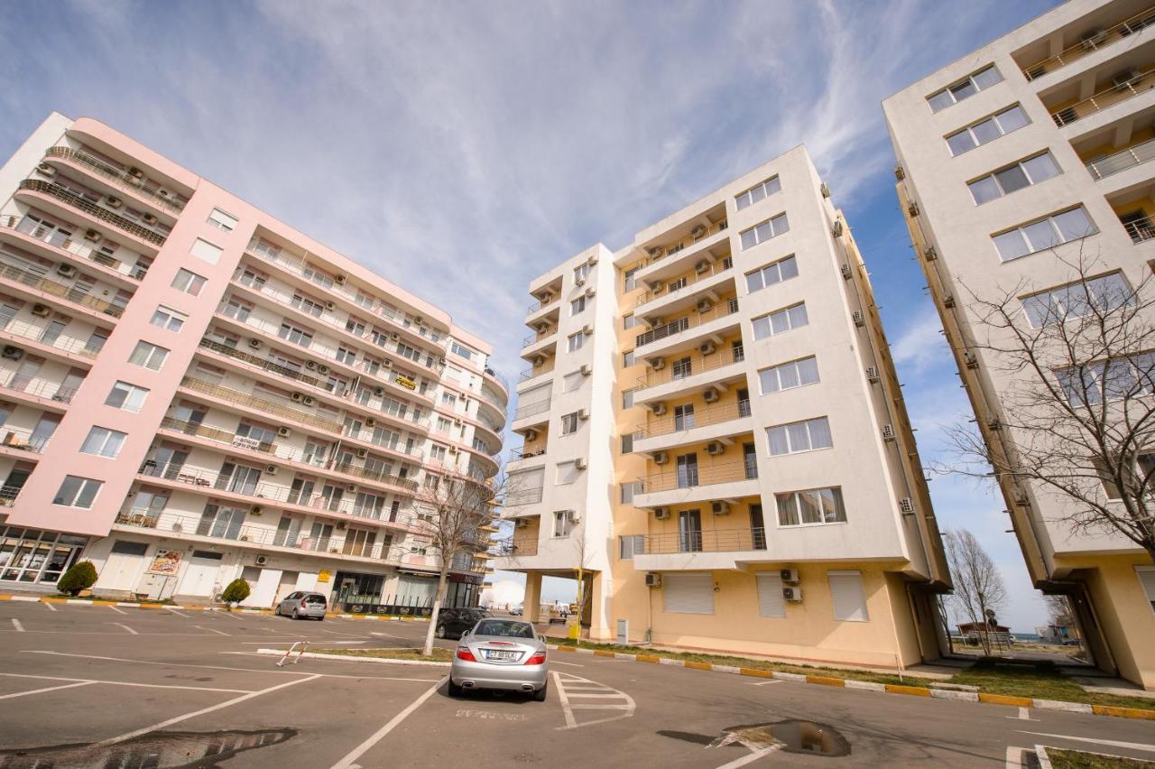 Summerland Relax Apartments Mamaia Exterior photo